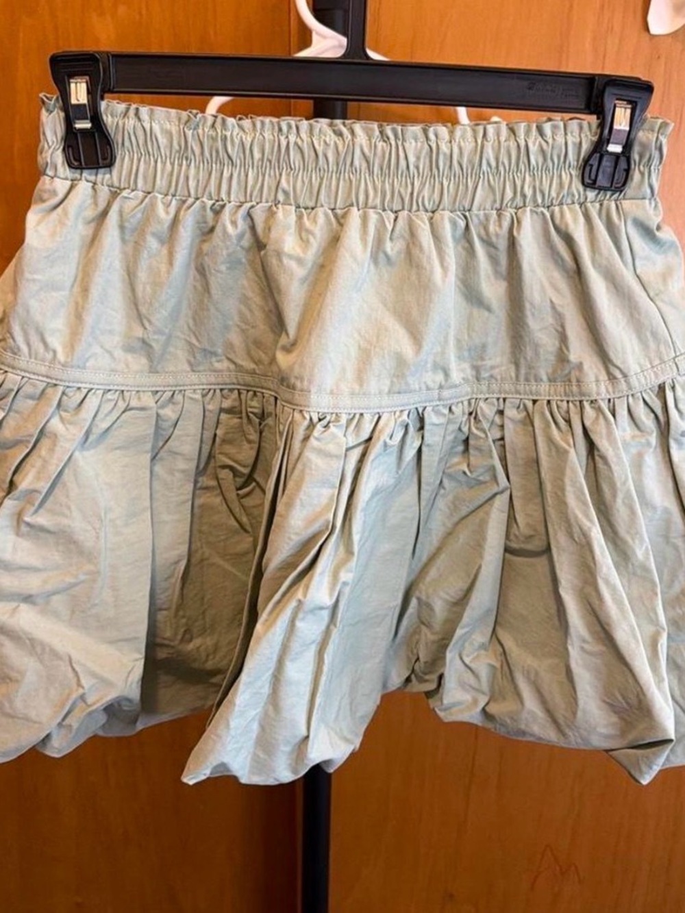 Women's Light Sage Tiered Elastic Waist Skirt
